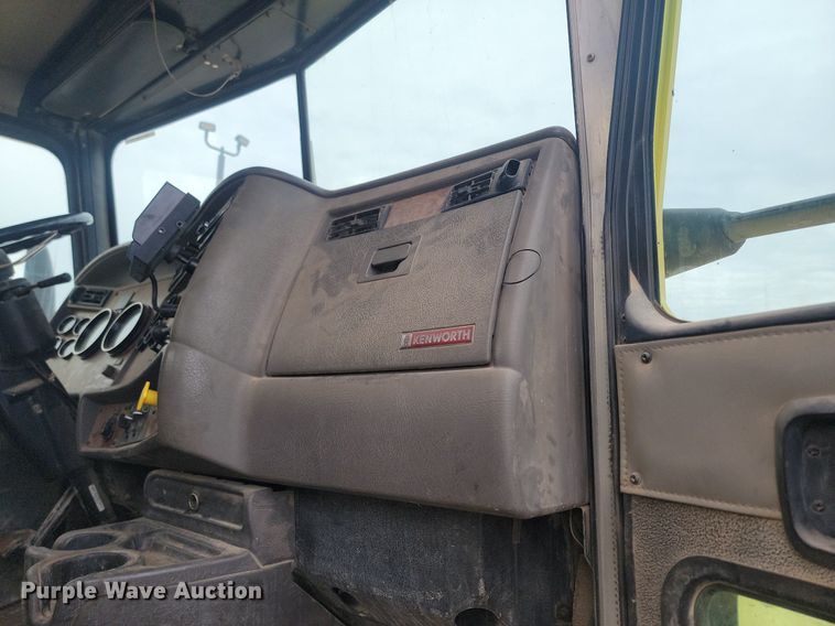 image for item LA9633 2003 Kenworth W900 ready mix truck