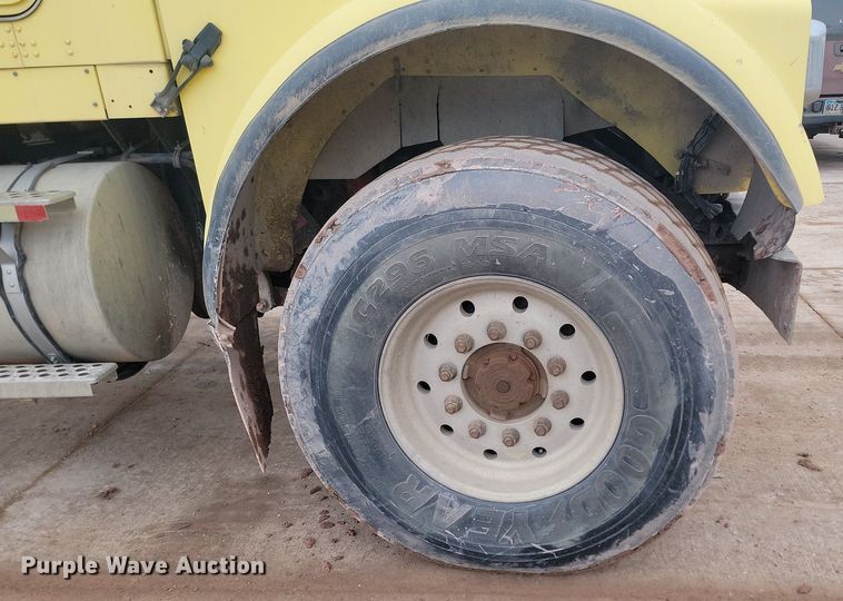 image for item LA9633 2003 Kenworth W900 ready mix truck