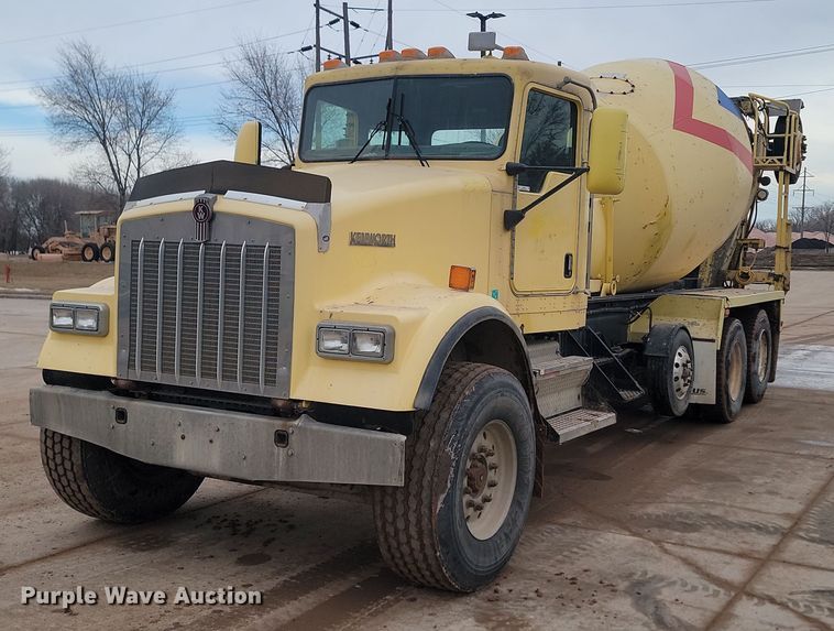 image for item LA9634 2003 Kenworth  W900 ready mix truck