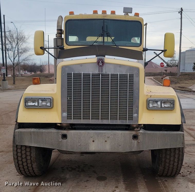 image for item LA9634 2003 Kenworth  W900 ready mix truck