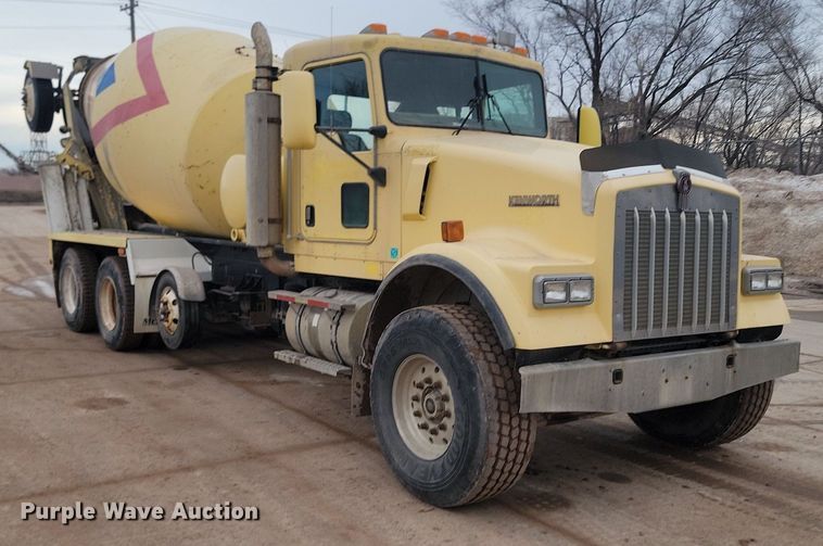image for item LA9634 2003 Kenworth  W900 ready mix truck