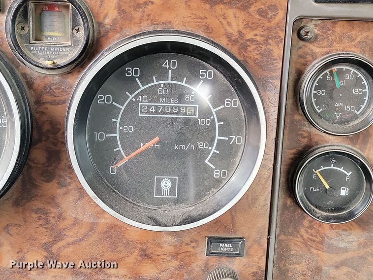 image for item LA9634 2003 Kenworth  W900 ready mix truck