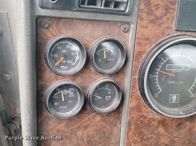 image for item LA9634 2003 Kenworth  W900 ready mix truck