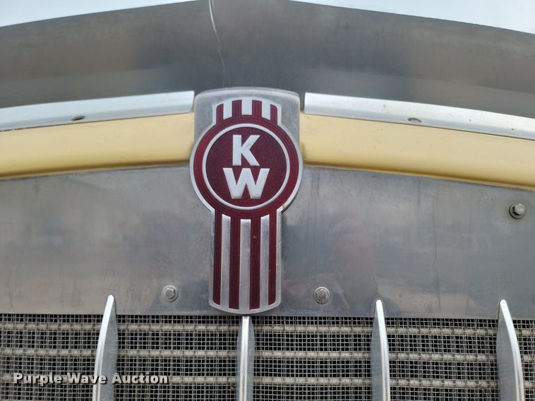 image for item LA9634 2003 Kenworth  W900 ready mix truck