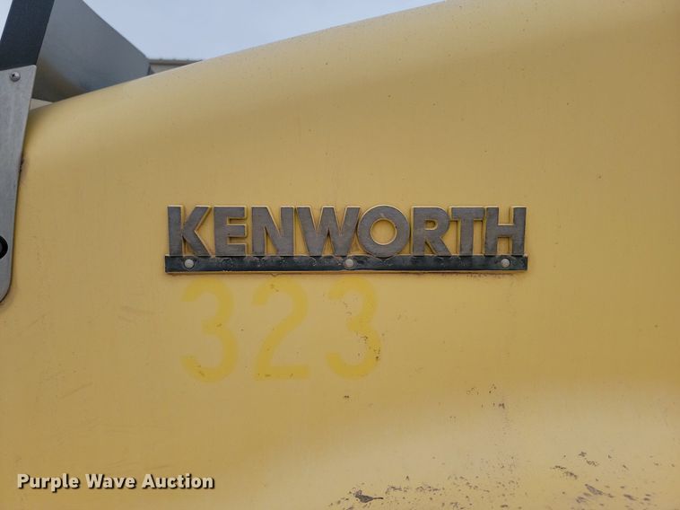 image for item LA9634 2003 Kenworth  W900 ready mix truck
