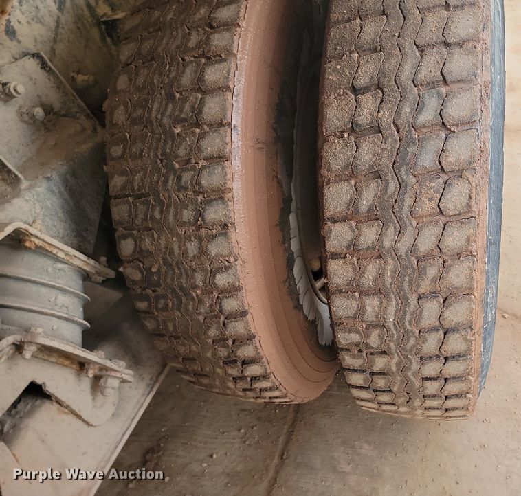 image for item LA9634 2003 Kenworth  W900 ready mix truck