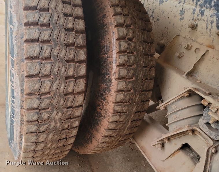 image for item LA9634 2003 Kenworth  W900 ready mix truck