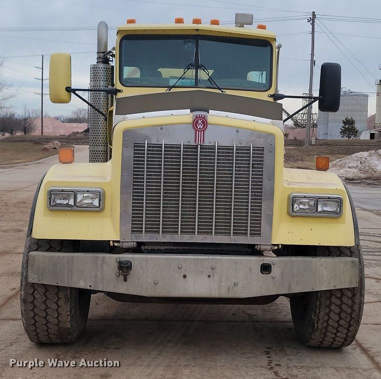 image for item LA9635 2004 Kenworth  W900 ready mix truck