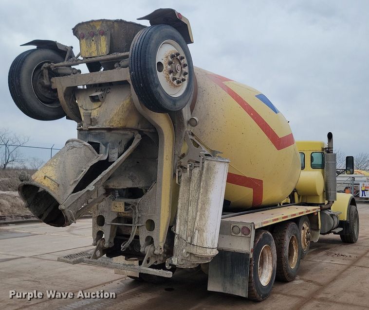 image for item LA9635 2004 Kenworth  W900 ready mix truck