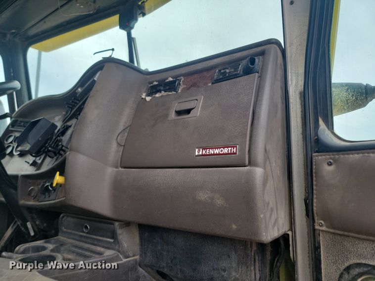 image for item LA9635 2004 Kenworth  W900 ready mix truck