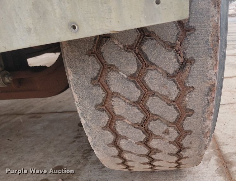 image for item LA9635 2004 Kenworth  W900 ready mix truck