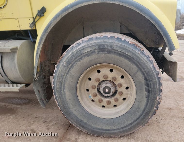 image for item LA9635 2004 Kenworth  W900 ready mix truck