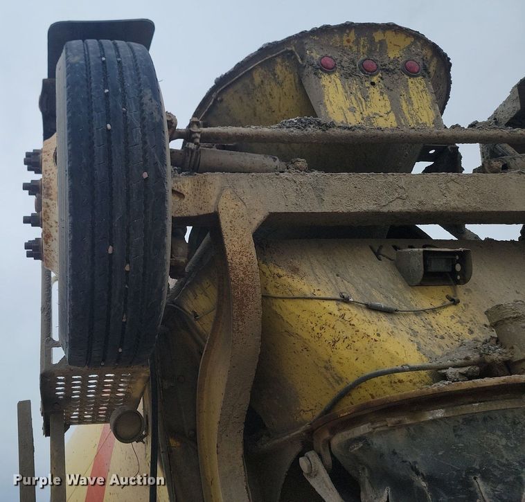 image for item LA9635 2004 Kenworth  W900 ready mix truck