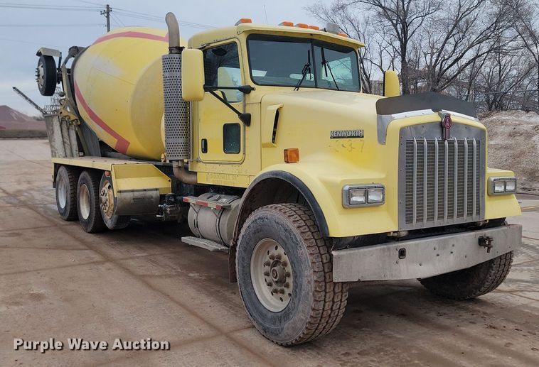 image for item LA9636 2004 Kenworth  W900 ready mix truck