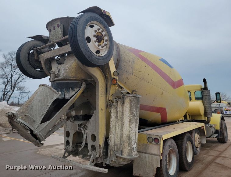 image for item LA9636 2004 Kenworth  W900 ready mix truck