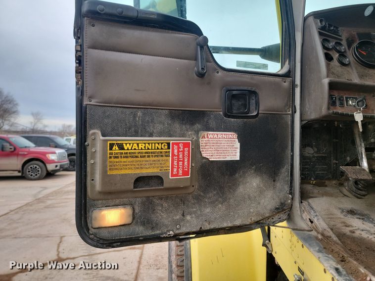 image for item LA9636 2004 Kenworth  W900 ready mix truck