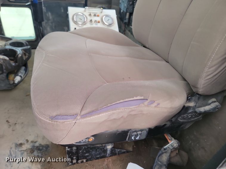 image for item LA9636 2004 Kenworth  W900 ready mix truck