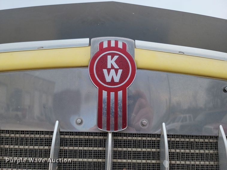 image for item LA9636 2004 Kenworth  W900 ready mix truck