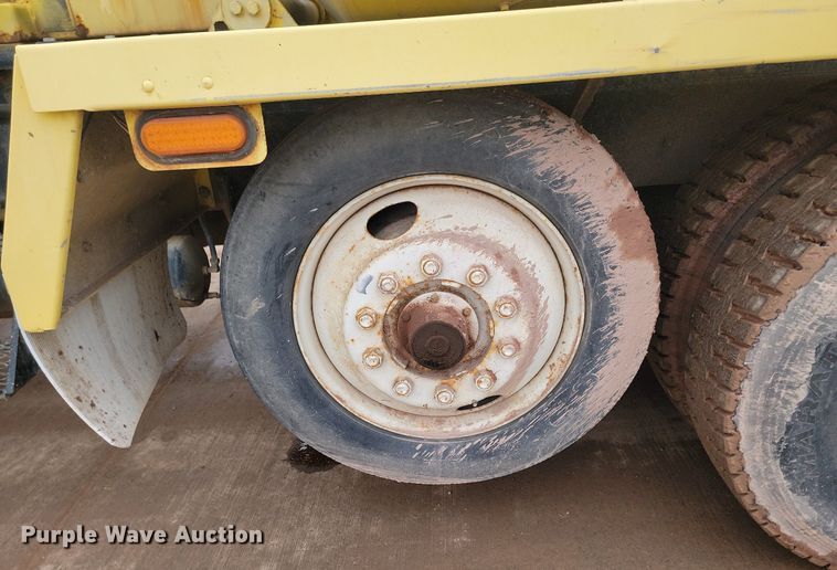 image for item LA9636 2004 Kenworth  W900 ready mix truck