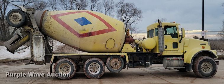 image for item LA9639 2004 Kenworth W900  ready mix truck