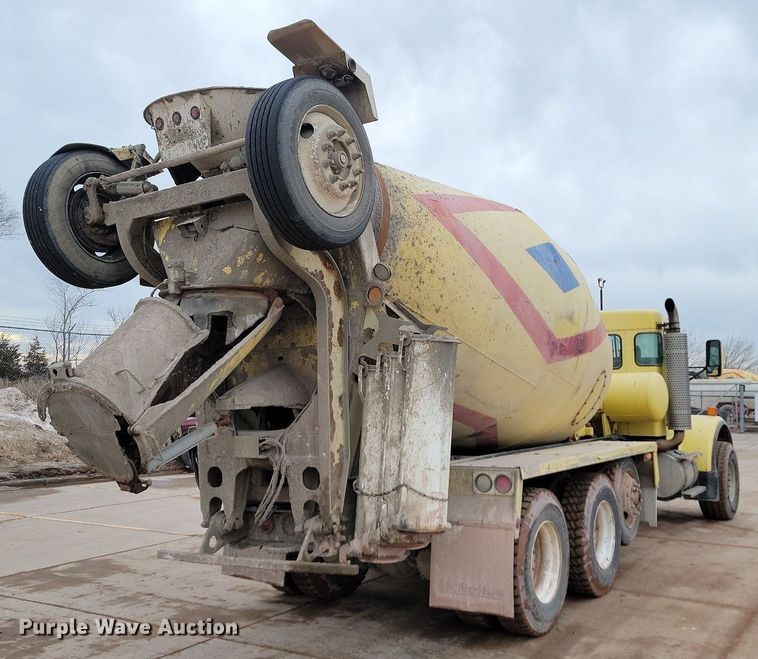 image for item LA9639 2004 Kenworth W900  ready mix truck