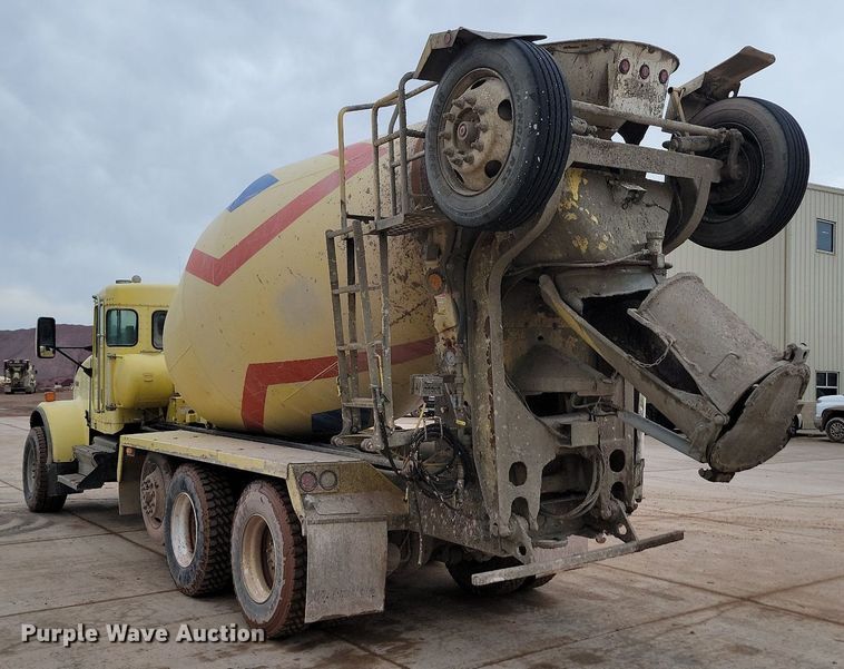 image for item LA9639 2004 Kenworth W900  ready mix truck