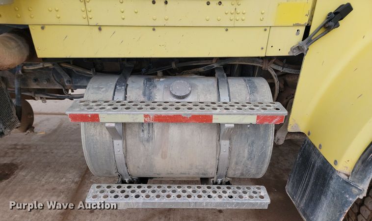 image for item LA9639 2004 Kenworth W900  ready mix truck