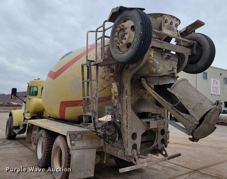 image for item LA9639 2004 Kenworth W900  ready mix truck