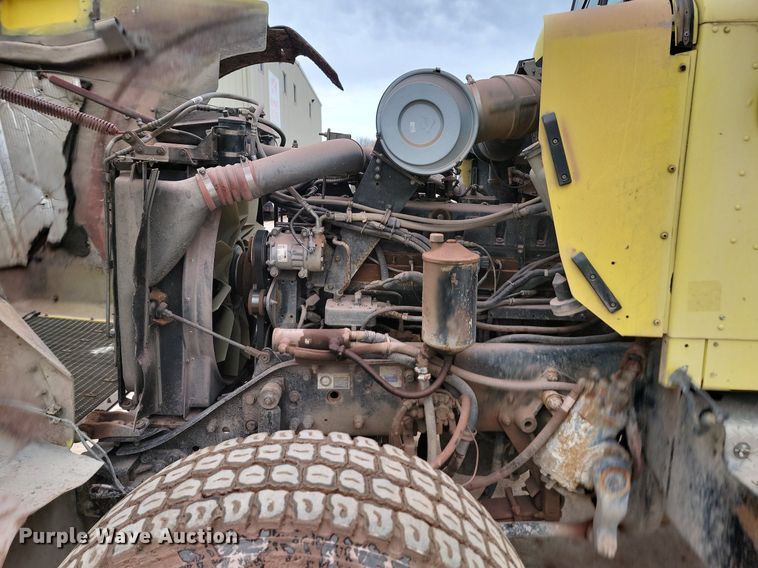 image for item LA9639 2004 Kenworth W900  ready mix truck