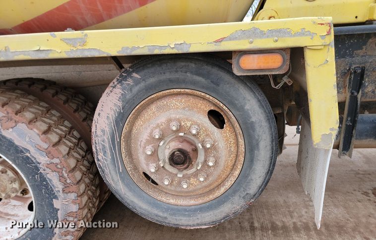 image for item LA9639 2004 Kenworth W900  ready mix truck