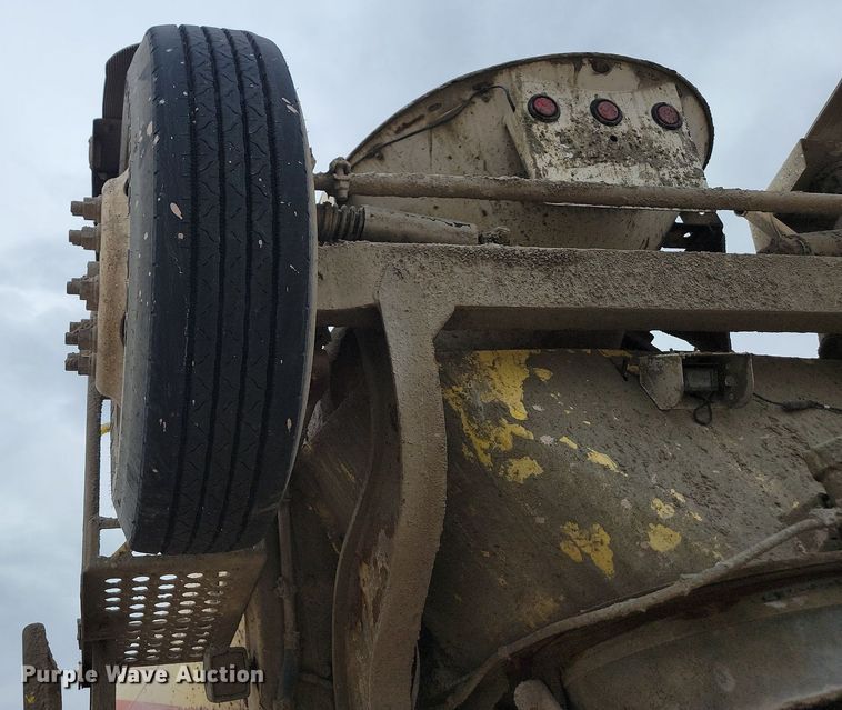 image for item LA9639 2004 Kenworth W900  ready mix truck