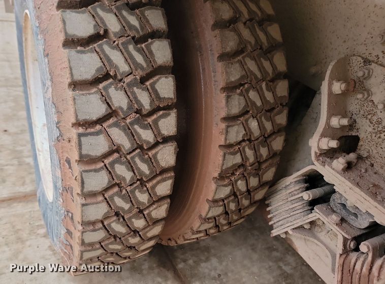 image for item LA9639 2004 Kenworth W900  ready mix truck