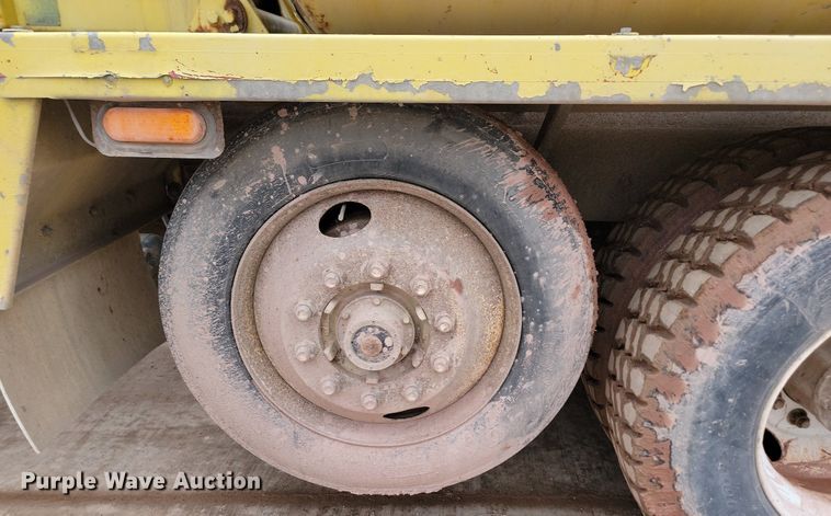 image for item LA9639 2004 Kenworth W900  ready mix truck