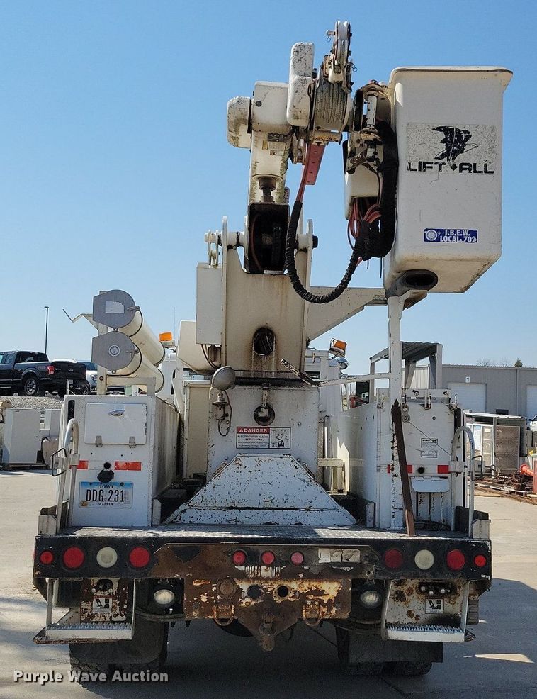 image for item LC9926 2003 Freightliner FL80 bucket truck