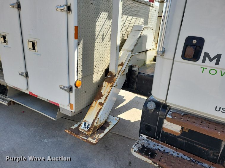 image for item LC9926 2003 Freightliner FL80 bucket truck