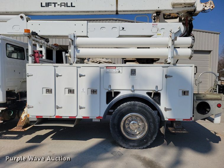 image for item LC9926 2003 Freightliner FL80 bucket truck