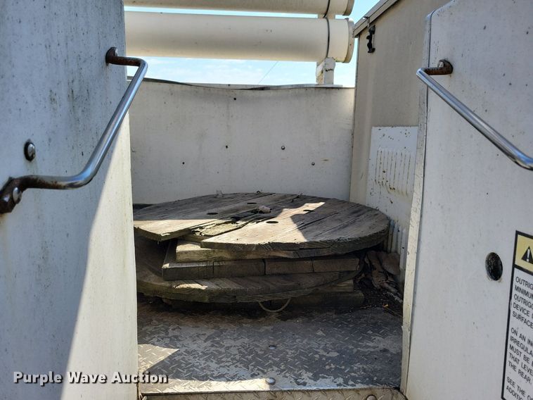 image for item LC9926 2003 Freightliner FL80 bucket truck