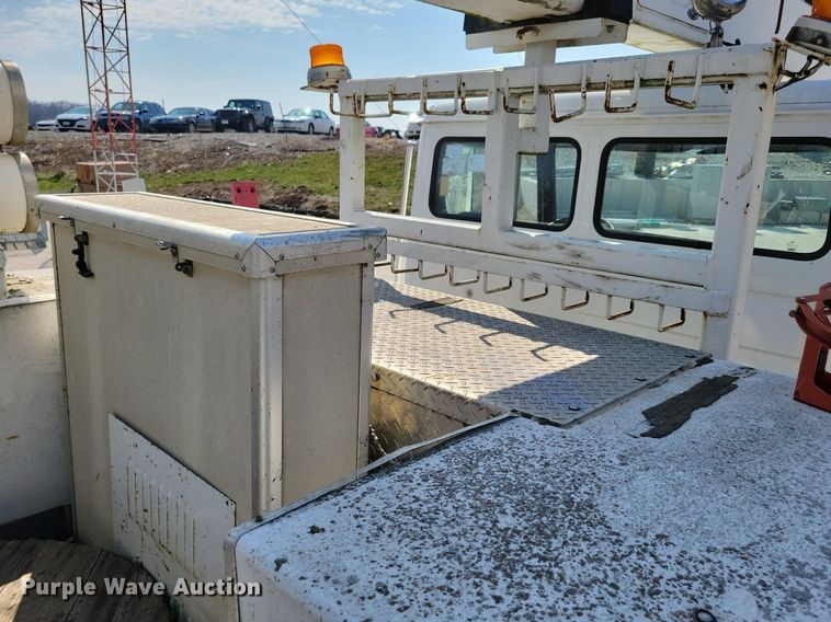 image for item LC9926 2003 Freightliner FL80 bucket truck