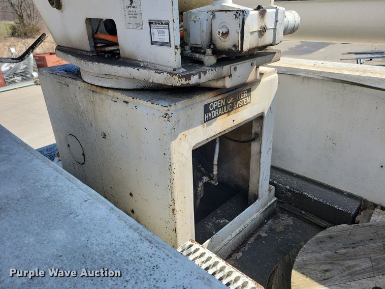 image for item LC9926 2003 Freightliner FL80 bucket truck