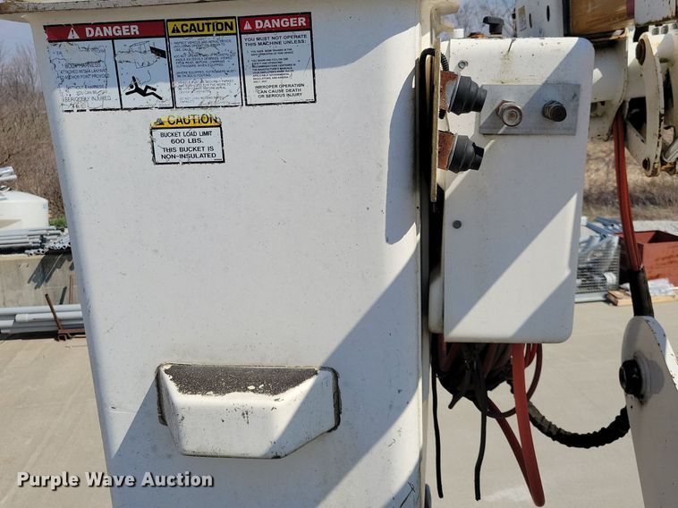 image for item LC9926 2003 Freightliner FL80 bucket truck