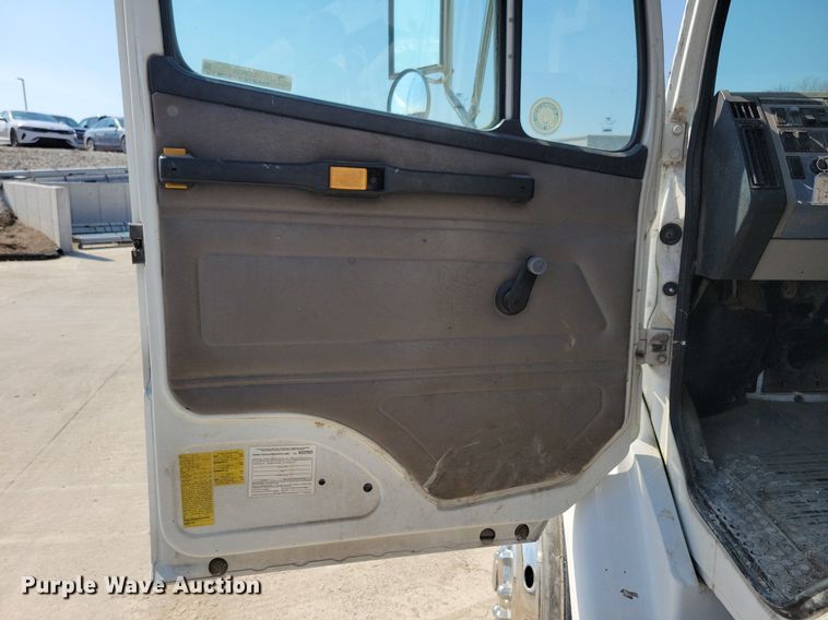 image for item LC9926 2003 Freightliner FL80 bucket truck