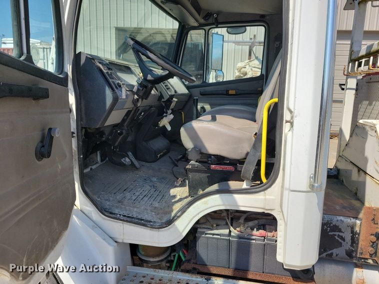 image for item LC9926 2003 Freightliner FL80 bucket truck