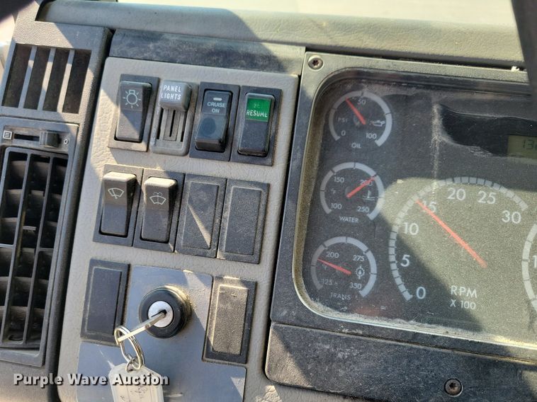 image for item LC9926 2003 Freightliner FL80 bucket truck