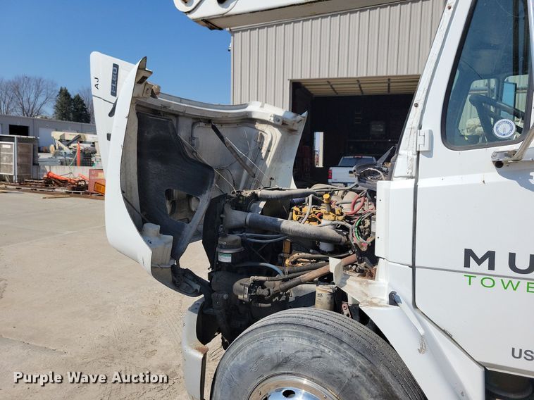 image for item LC9926 2003 Freightliner FL80 bucket truck
