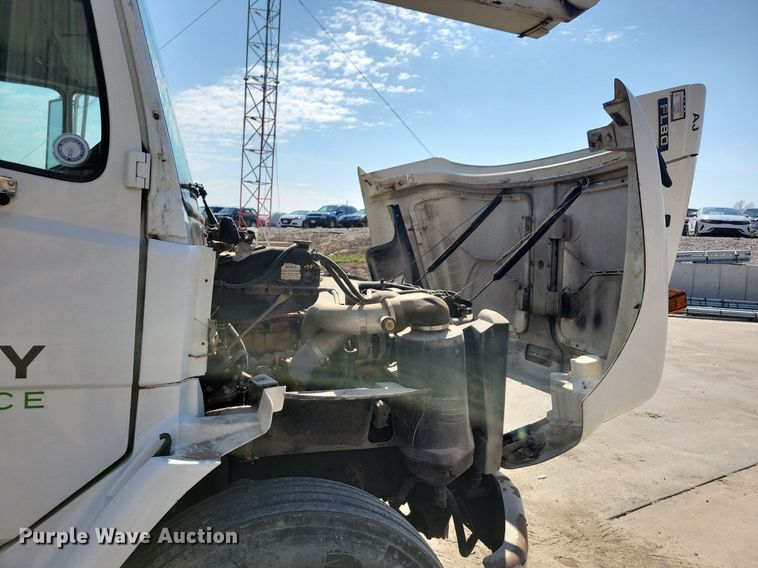 image for item LC9926 2003 Freightliner FL80 bucket truck