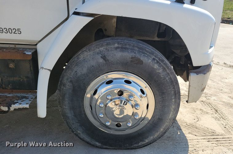 image for item LC9926 2003 Freightliner FL80 bucket truck