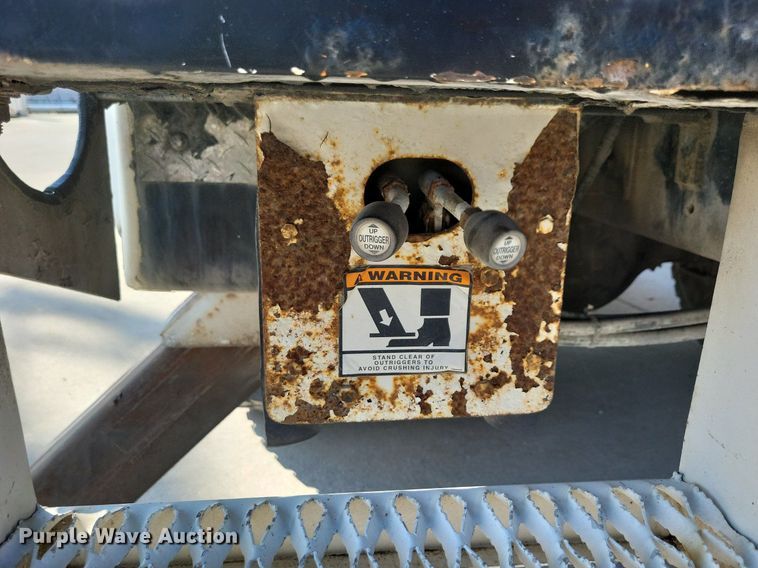 image for item LC9926 2003 Freightliner FL80 bucket truck