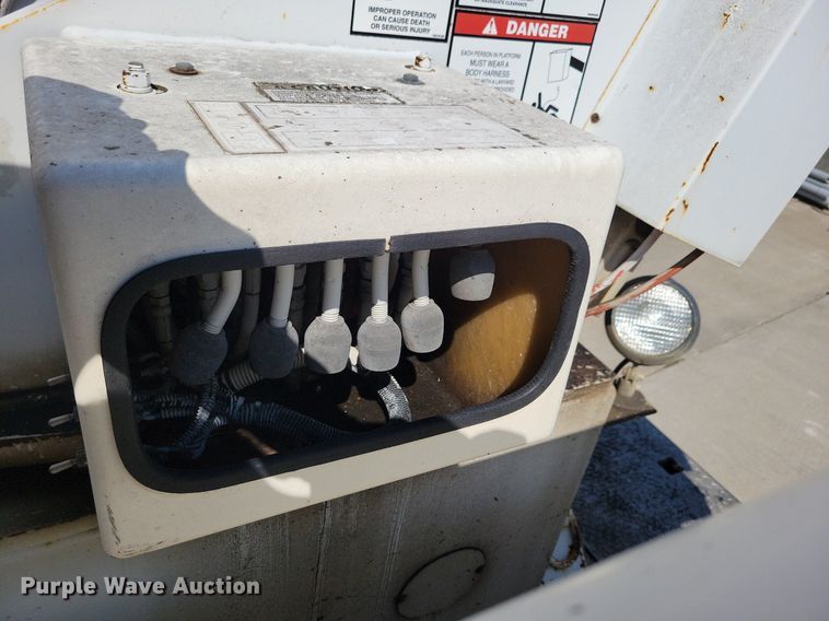 image for item LC9926 2003 Freightliner FL80 bucket truck