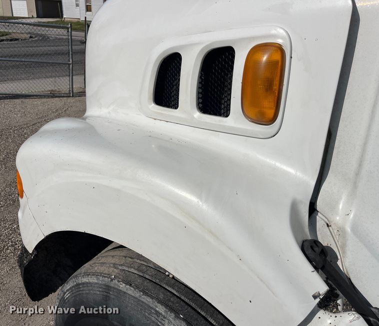 image for item LD9346 2005 Sterling L7500 oil distributor truck