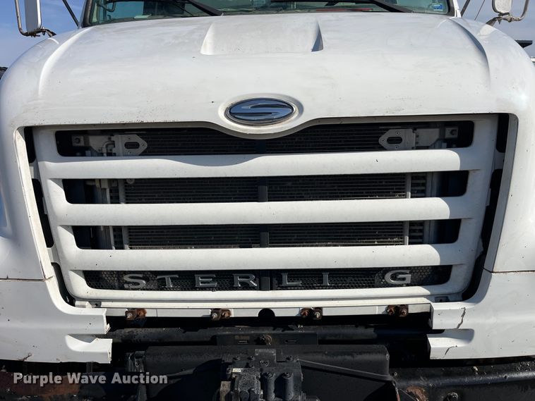 image for item LD9346 2005 Sterling L7500 oil distributor truck